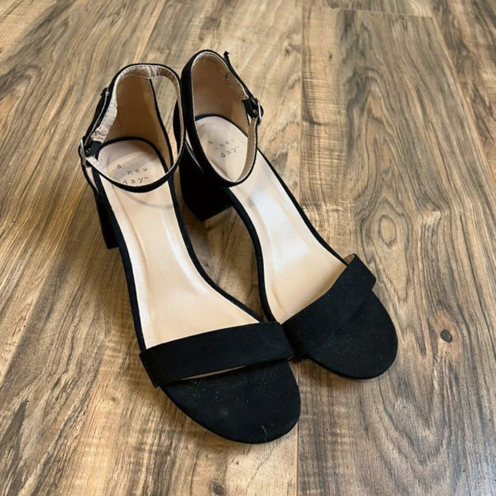 A new day 8.5 heels‎